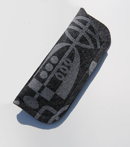 Glasses case handmade felt eco-friendly soft and perfect to protect lenses.